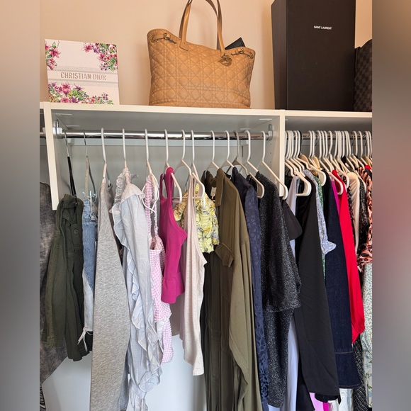 I’m LIVE! Come hang out and shop! 🛍️🥰 - Picture 3 of 3